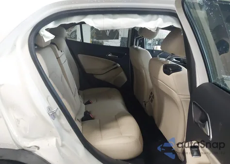 2016 Mercedes-Benz Gla 250 z USA, uszkodzony, nr VIN WDCTG4EB6GJ211518